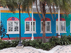 Nassau, downtown street detail: another colorfull building