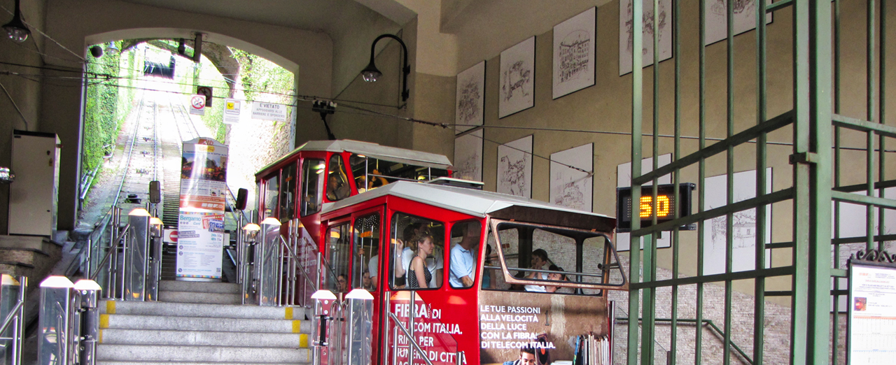 Funicular that takes visotors to the upper district - Citta Alta