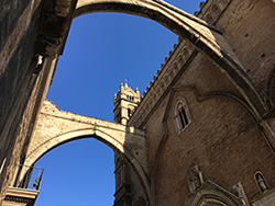 The main facade, connected with arcades to the Archbishops' Palace
