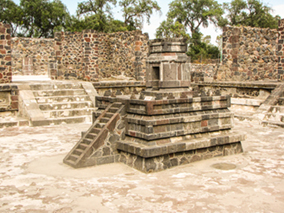 An image of Teotihuacán pyramides from our album