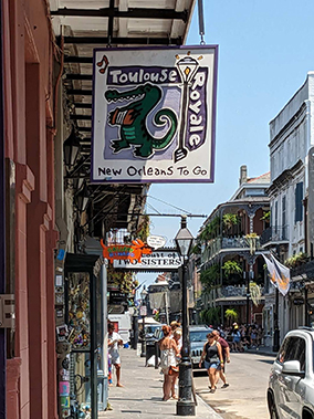 An image from New Orleans French quarter from our Album