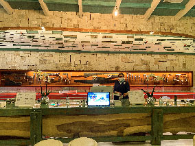 Image of the front desk in Iberostar hotel 